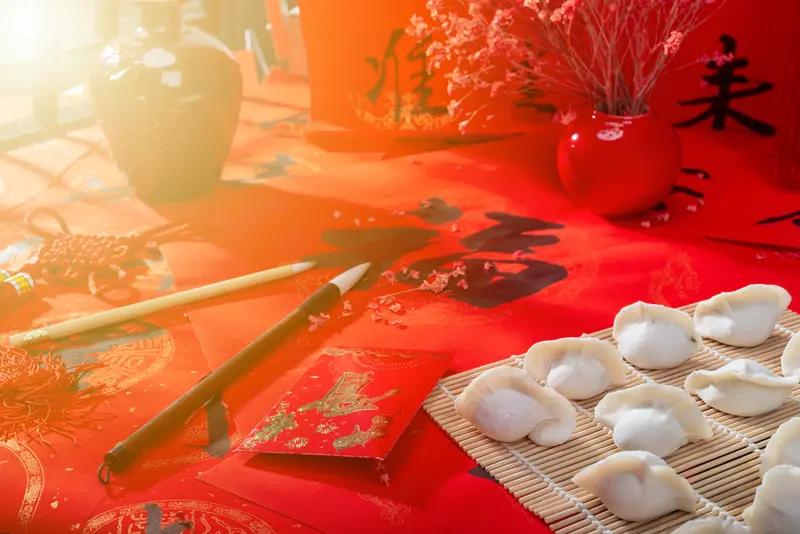 这年味儿啊，真是藏在一句句拜年话里。今年春节，不管是东北热乎的炕头，还是南方宁静