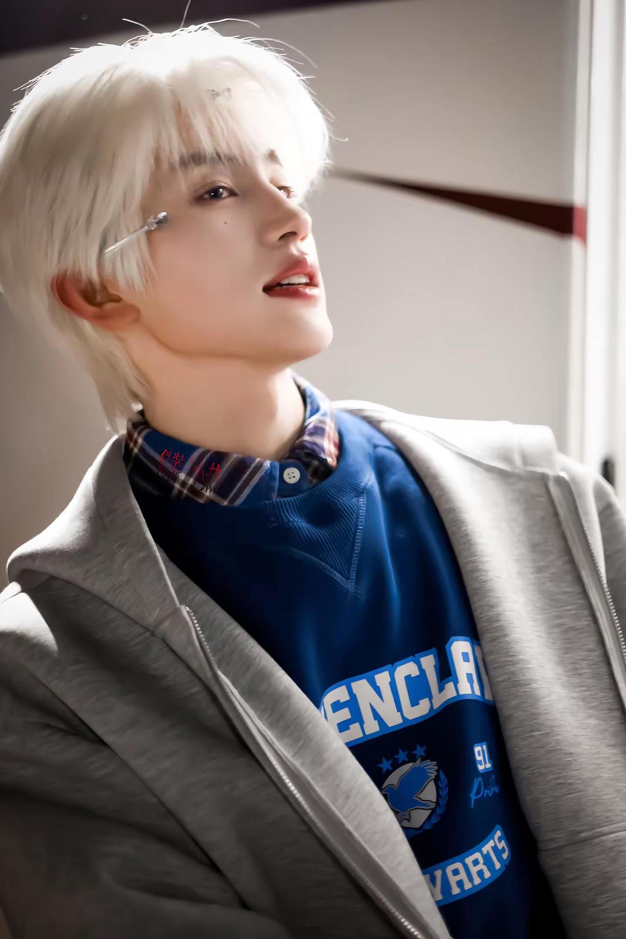 乖小孩儿青春洋溢地过生日去啦！最多十八岁不能更多了🥰@张翅 张翅 一家三口在同