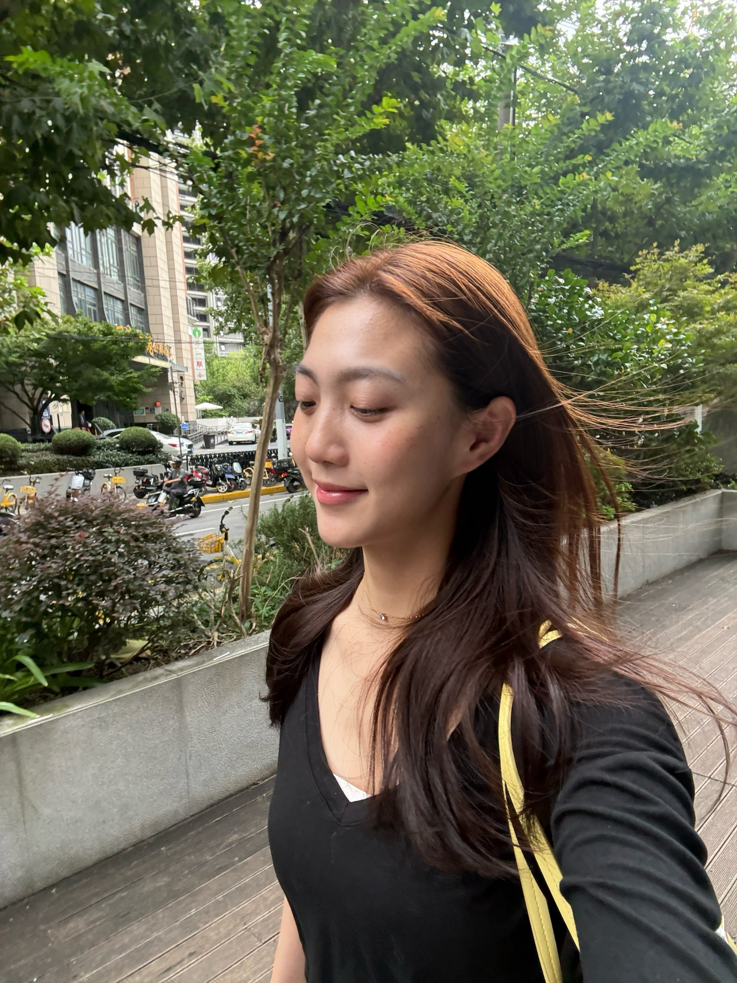 有回应的思念会让人变得轻快。 ​​​