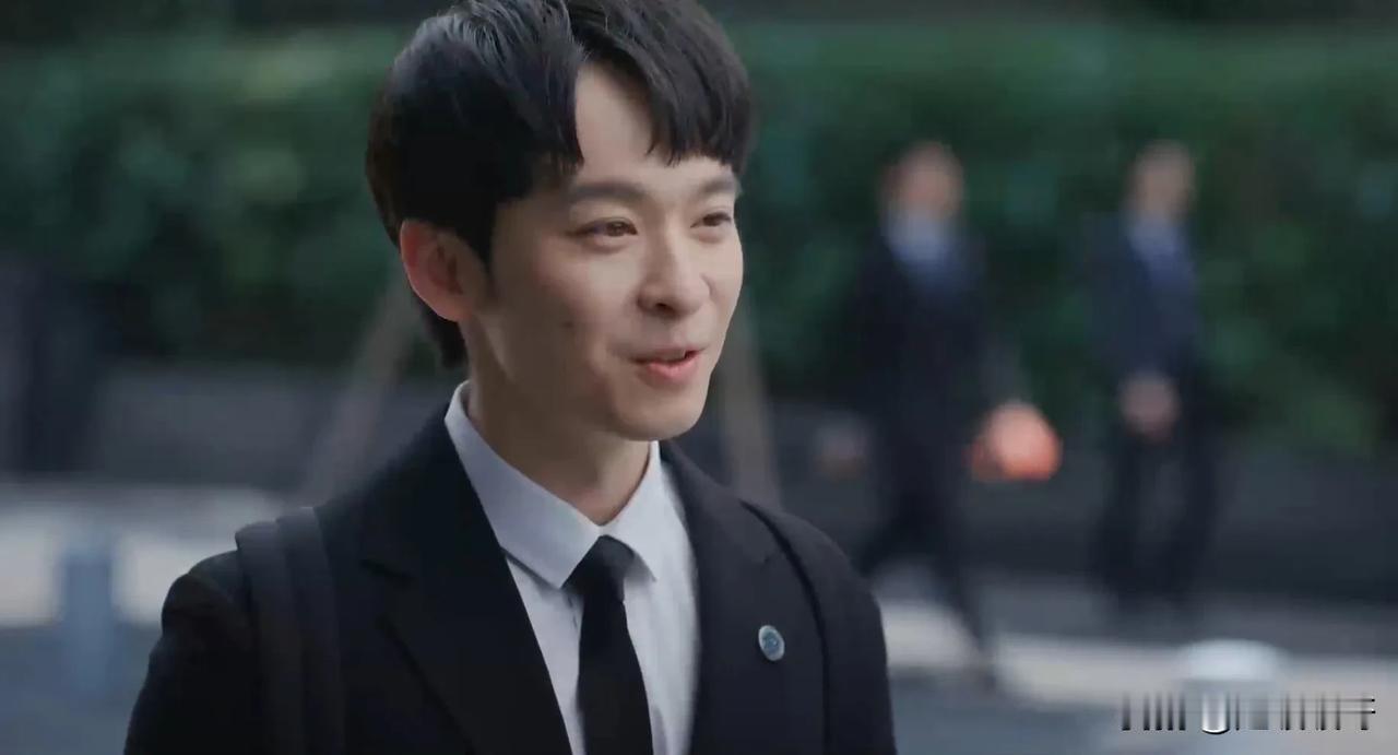 董子健说：别人都说我因为有个好妈妈，享尽一切资源。殊不知，为了塑造薛晓舟这个角色