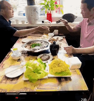 这算什么？
看不起人吗？