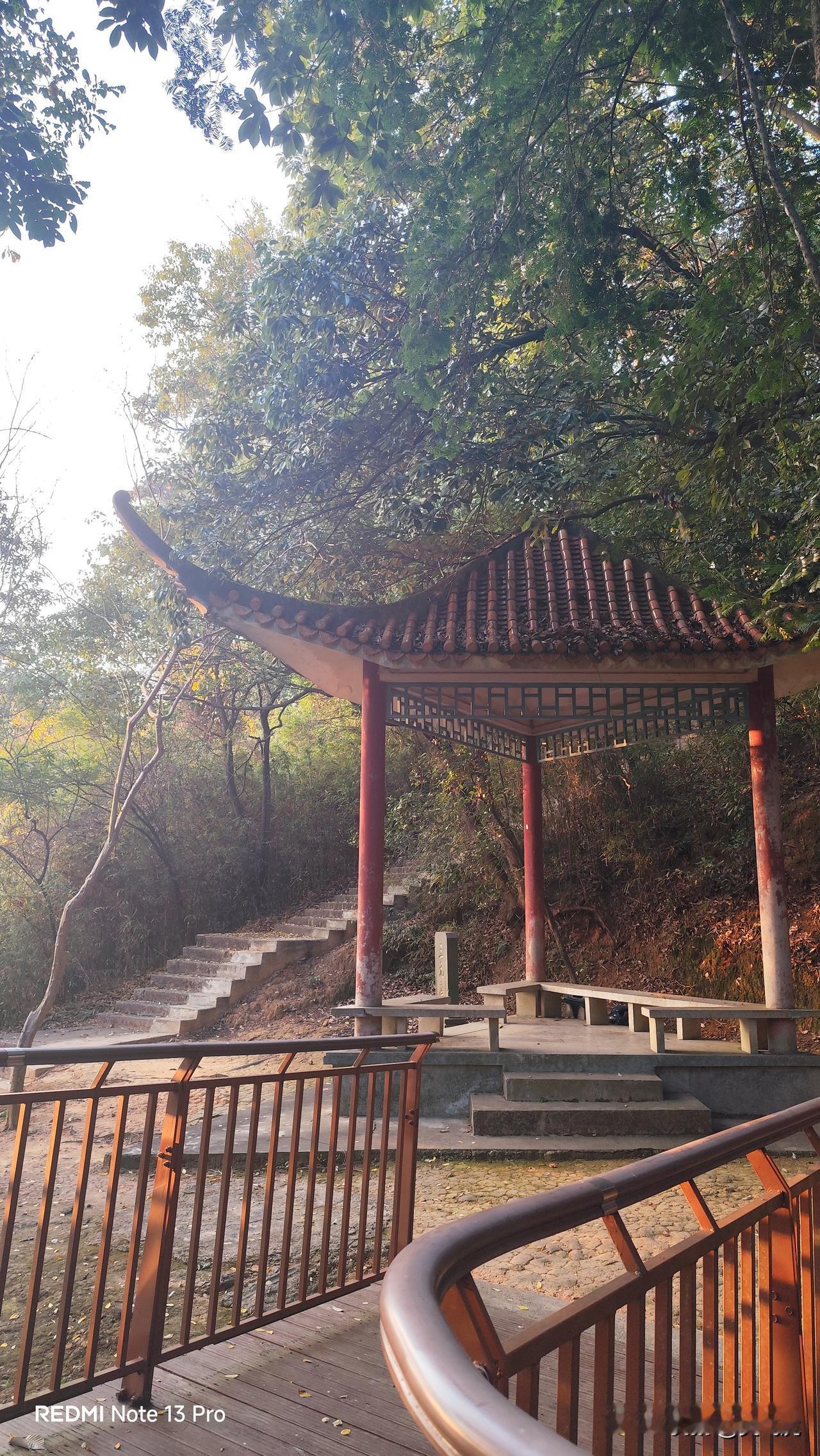 三元亭--少见的三角亭