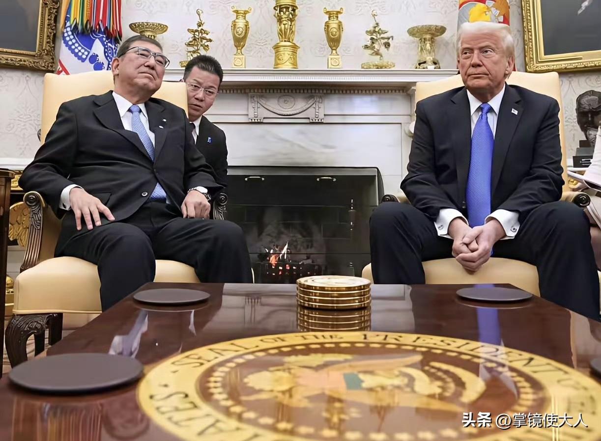 这两张照片一对比，才明白日本前首相石破茂，干了一年首相就辞职的一些原因，高市早苗