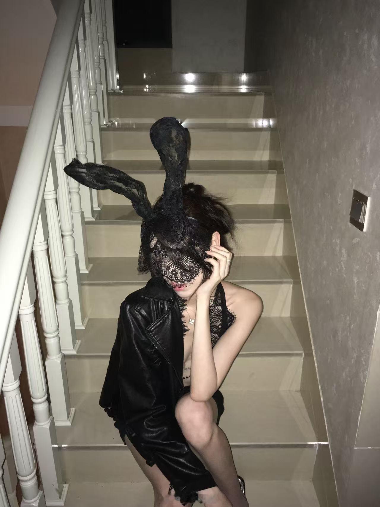 Black rabbit黑色 是她迷人的保护色 