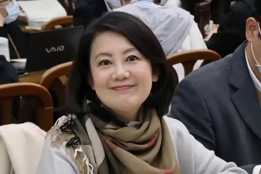 台独分子的脸，僵硬和苟且！