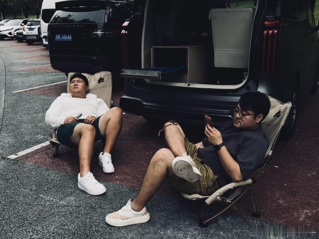 文玩买卖不好做 一脸痛苦