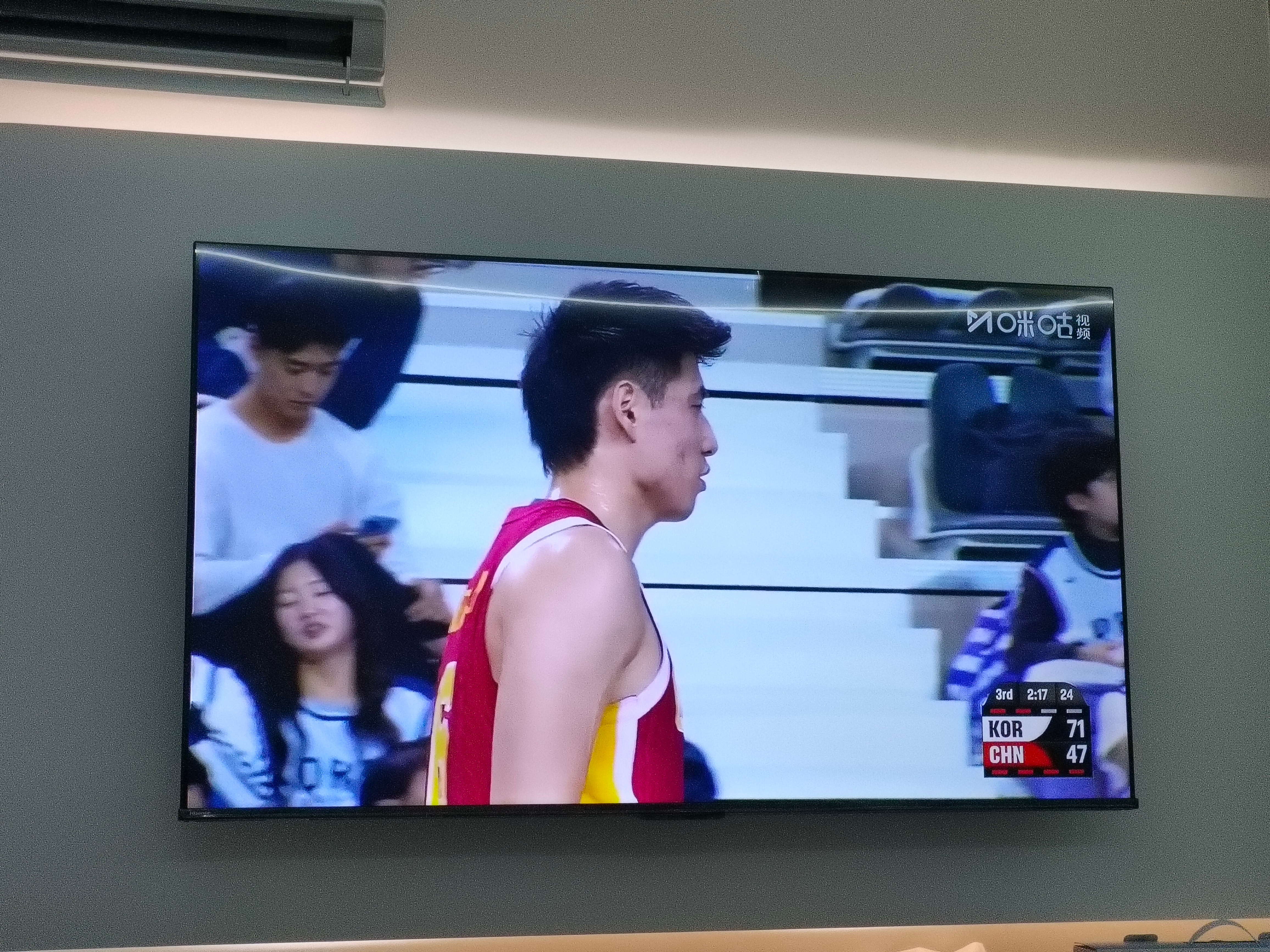 男篮怎么能烂成这样？？？求问，篮球输30分不能说是临场发挥，战术原因了吧？还是F