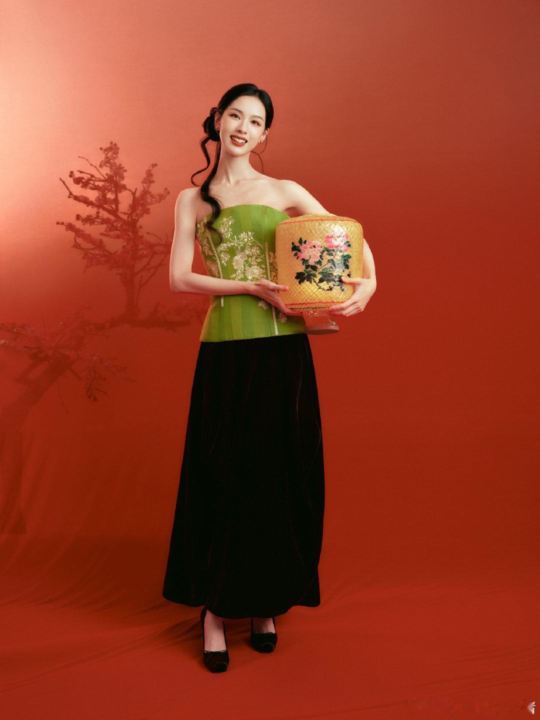 陈都灵贺岁图 陈都灵贺岁照 陈都灵贺岁图 