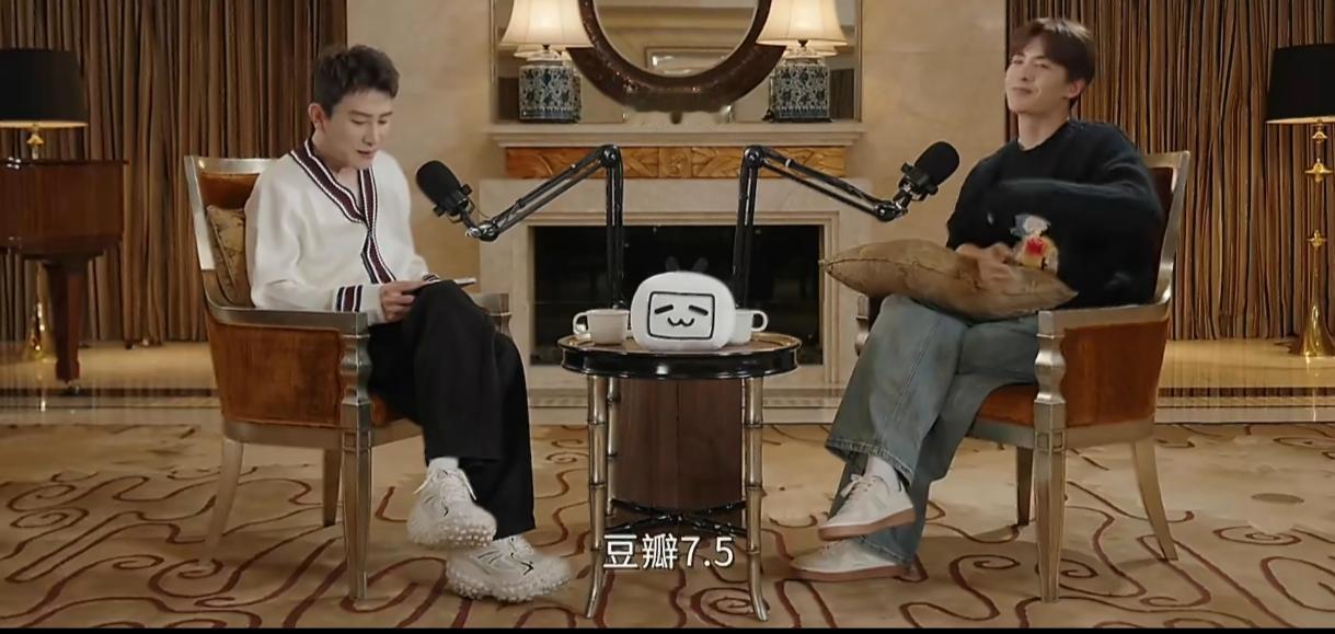 马天宇回应《三人行》风波：就当渡了一劫！否认迟到耍大牌，直言违约会内疚
 
内娱