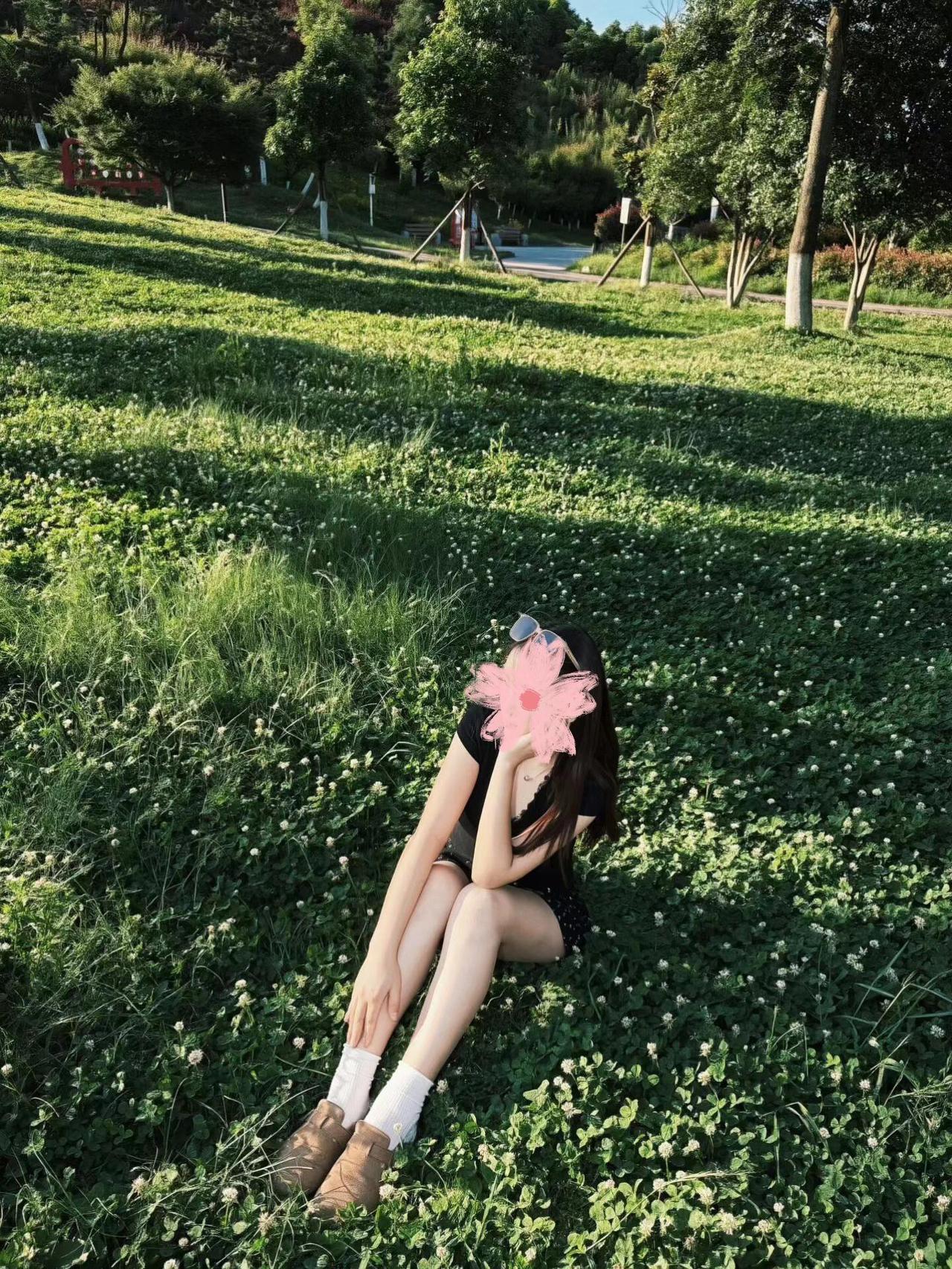 听句劝

大环境不好，
赚钱难，谁都一样。
别在这个时候瞎折腾，
守住你的饭碗，