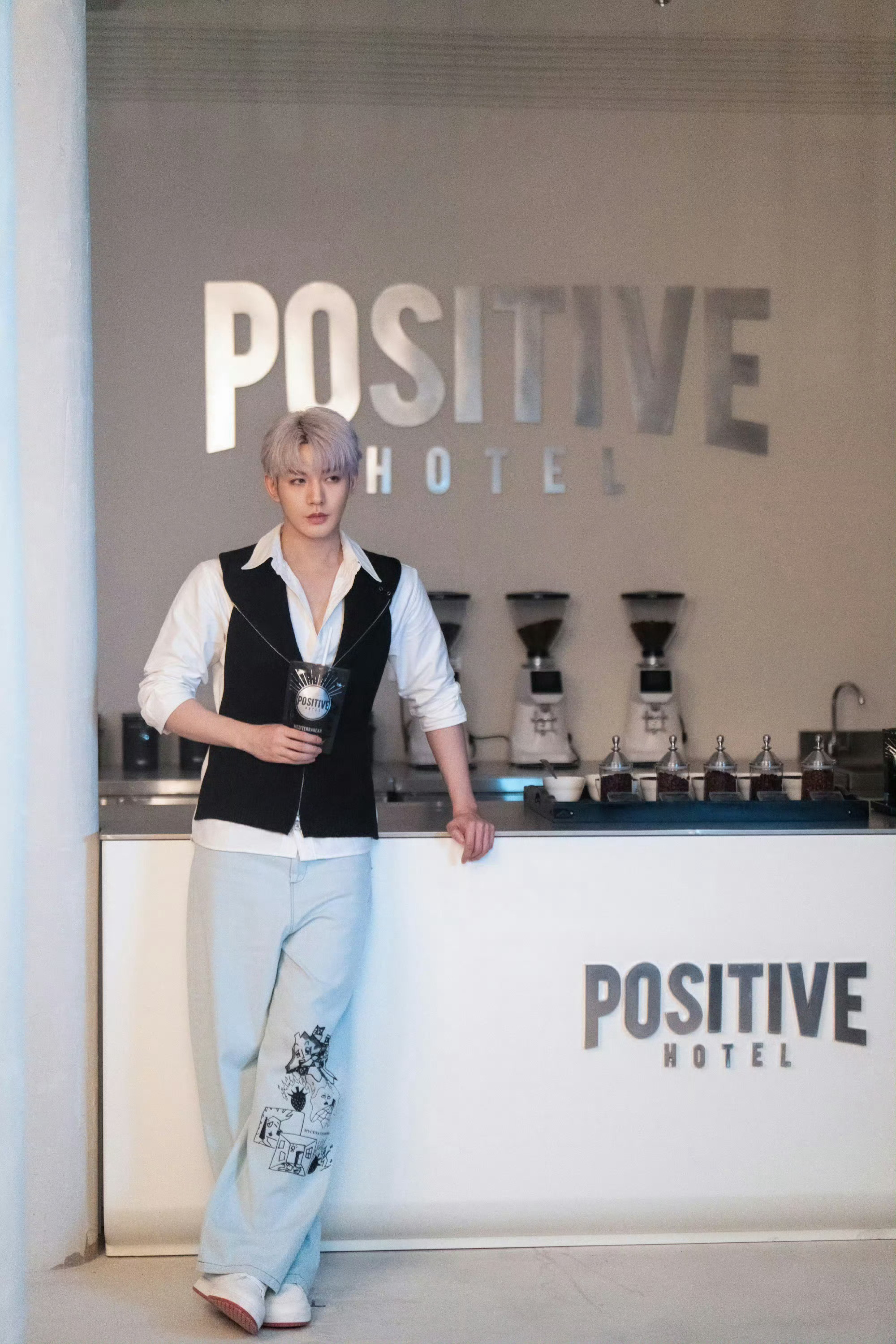 邓为✖️POSITIVEHOTEL地中海咖啡全新大片风格大赏