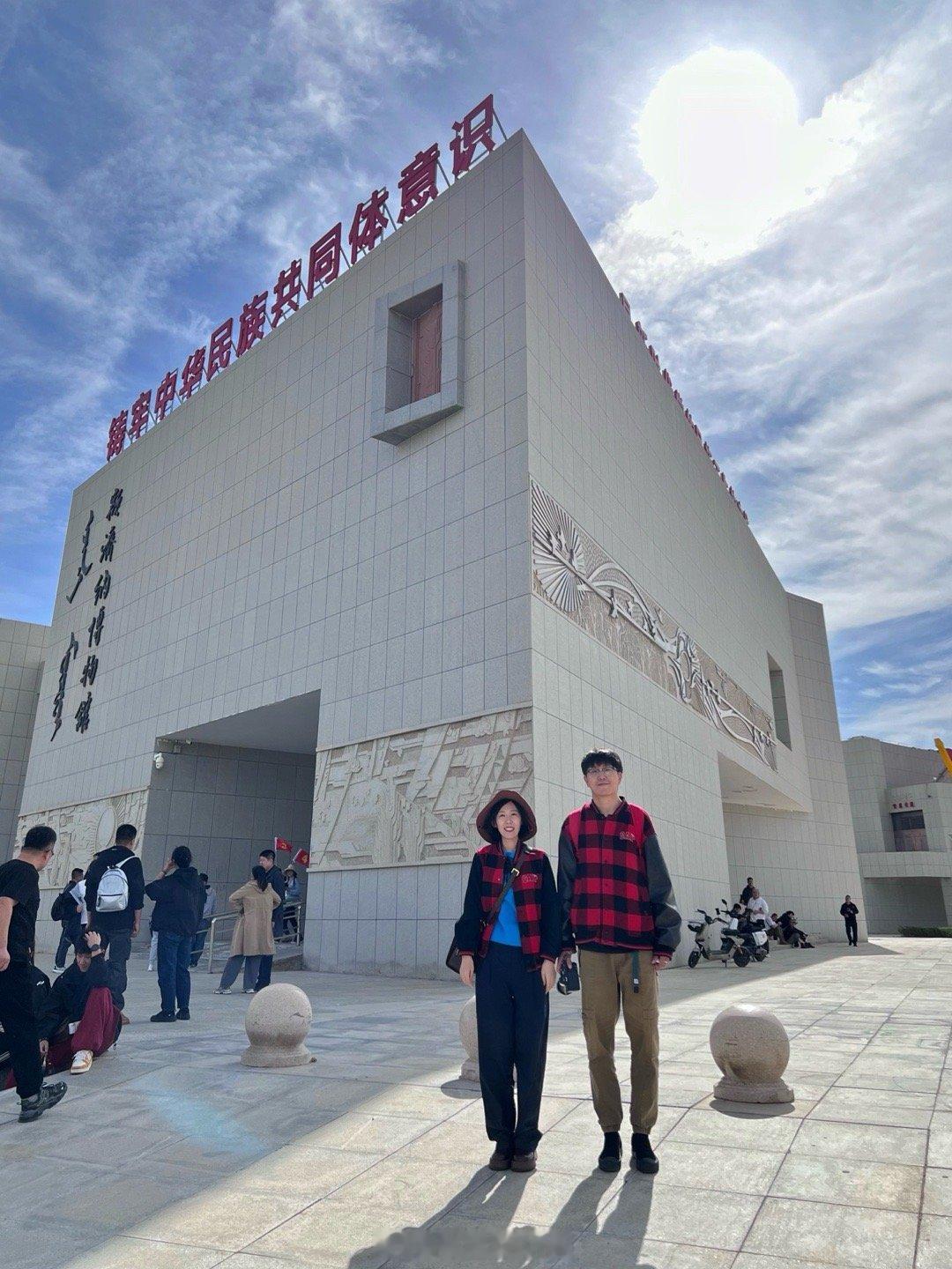 开车、飞机、地铁、卧铺，历时24小时，今天早晨终于来到了这个叫做额济纳旗的地方~
