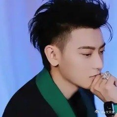 黄子韬一天涨粉500万 黄子韬一天涨粉500万，厉害了，实力强大的中国最年轻的老
