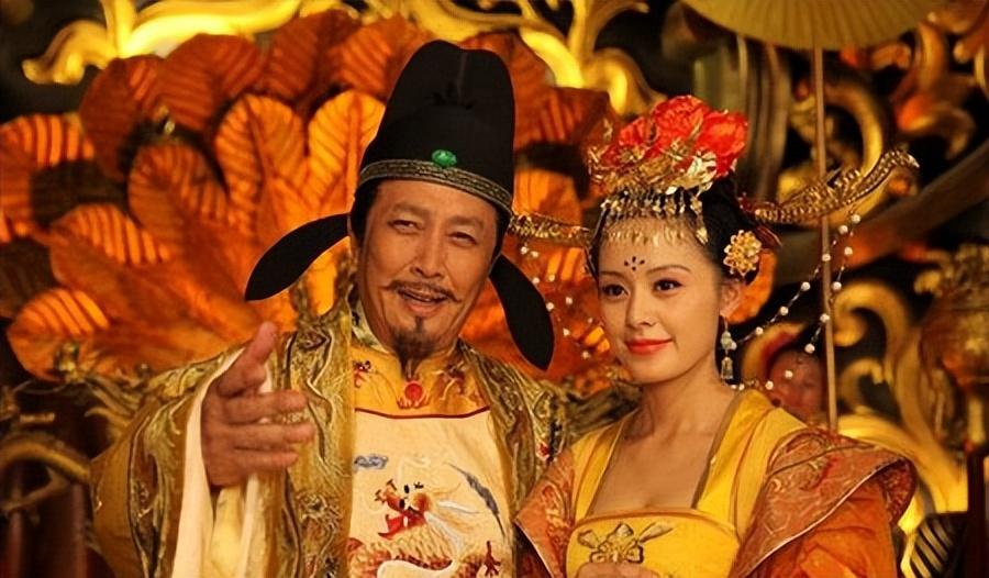 贞观八年，李世民守在久病不愈的爱妻长孙皇后身边，开口说道：“朕决定迎娶16岁的郑