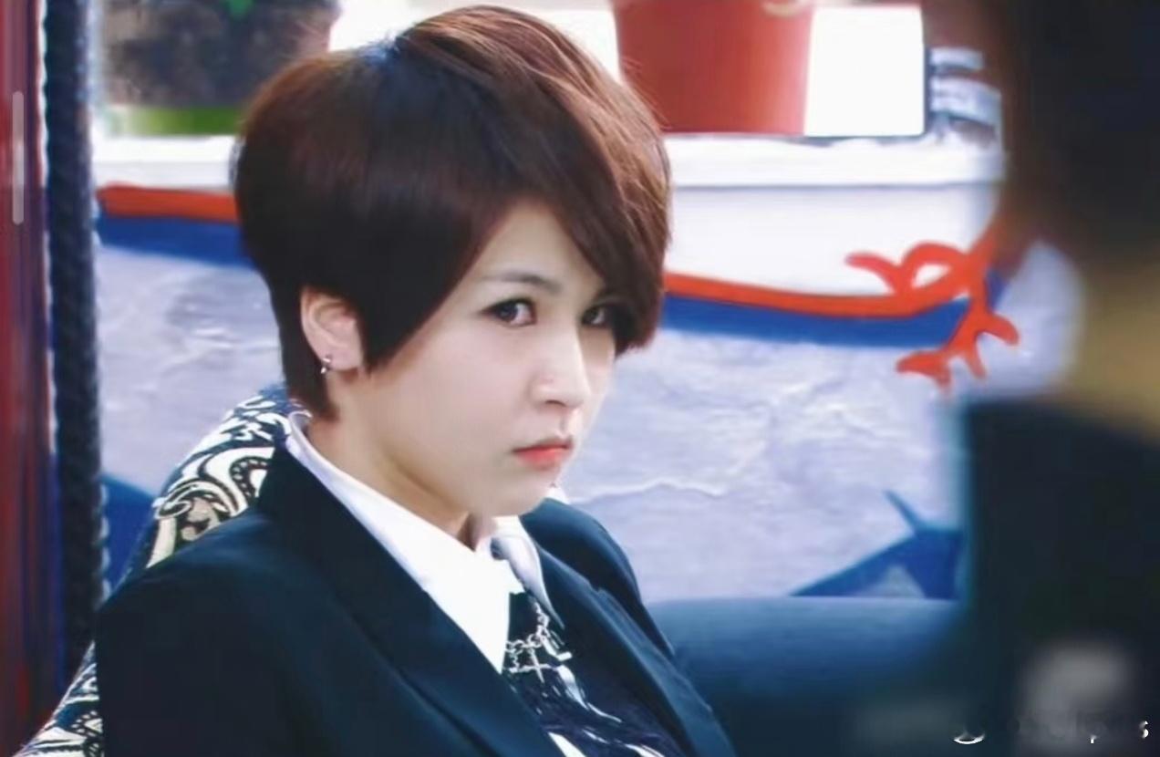 曾沛慈赢了king！唱的好棒，太好听了！我小时候最爱的雷婷