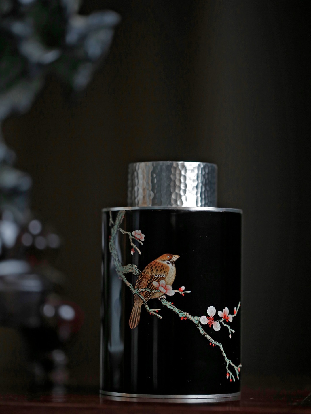 紫光檀-大漆锡胆【寒雀图】茶叶罐彰于漆，隐于锡，绝美的茶之栖息。以紫光檀为胎，以