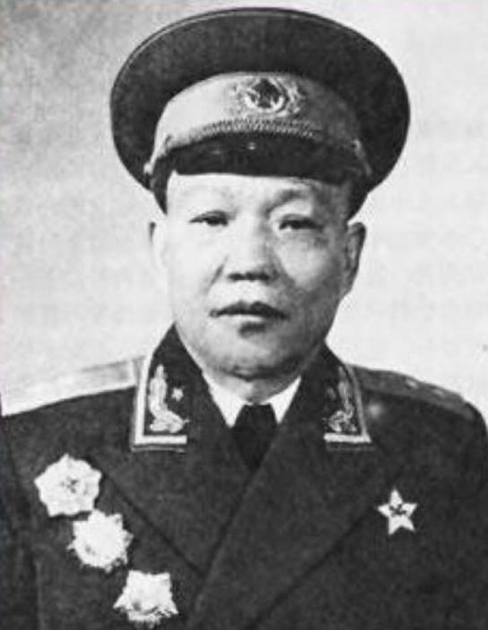 1952年，总后勤部财务部部长汤平，看见女儿骑着崭新的童车，连忙询问妻子：“是不
