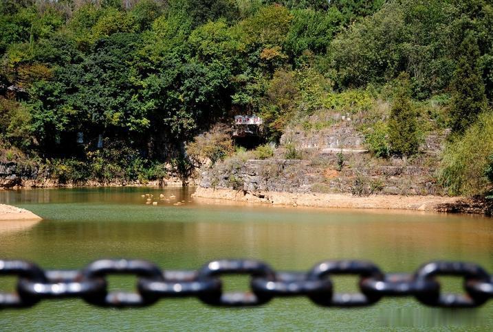 【珠江源风景区】珠江源风景区位于云南省曲靖市沾益县境内的马雄山麓，是国家AAAA