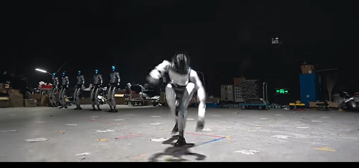 此次参演春晚的G1与H2人形机器宇树今年目标出货量1至2万台，人形机器人还处于应