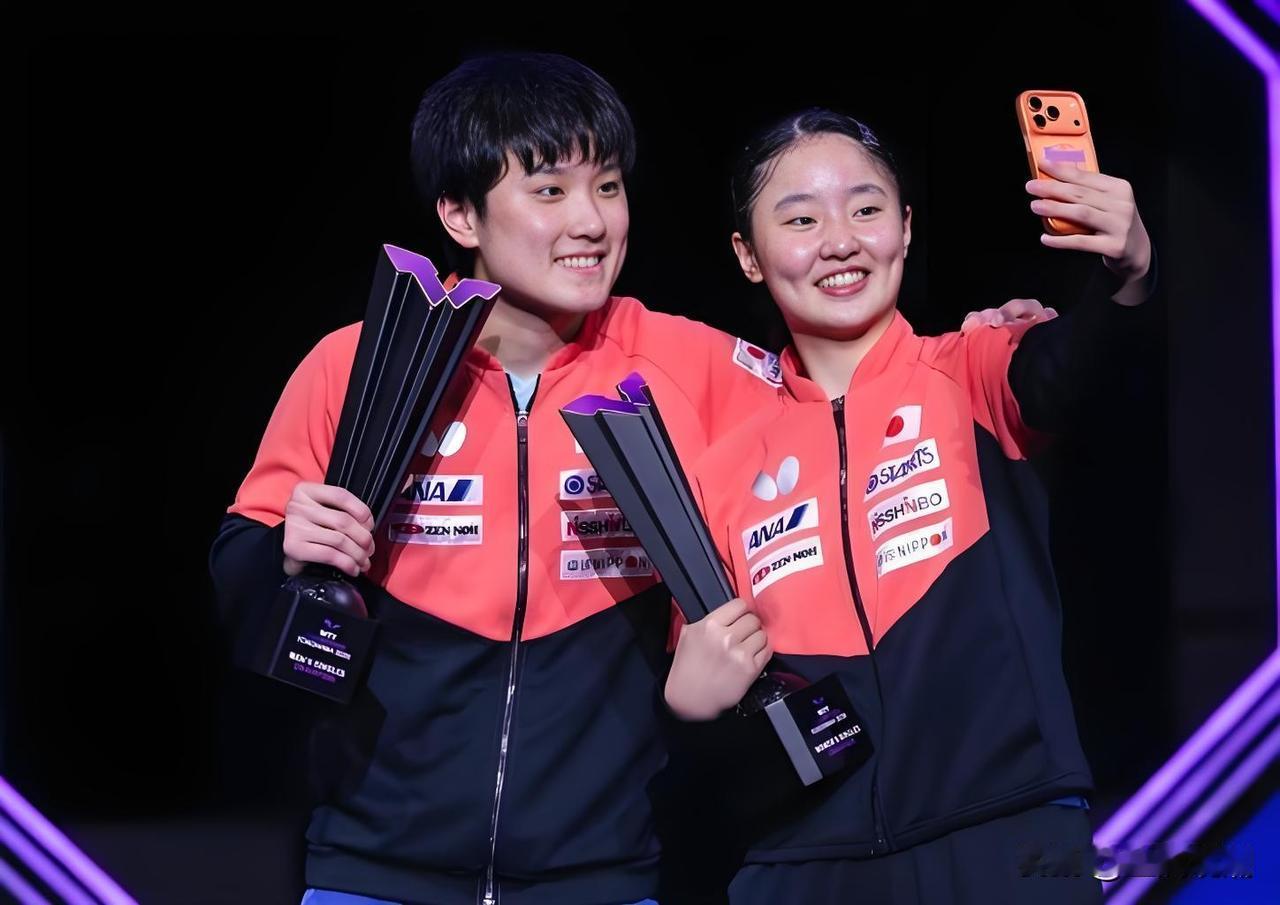 日本人是怎么打造张本智和这对传奇兄妹的？
 
张本兄妹的成功，是家庭私教特训 +