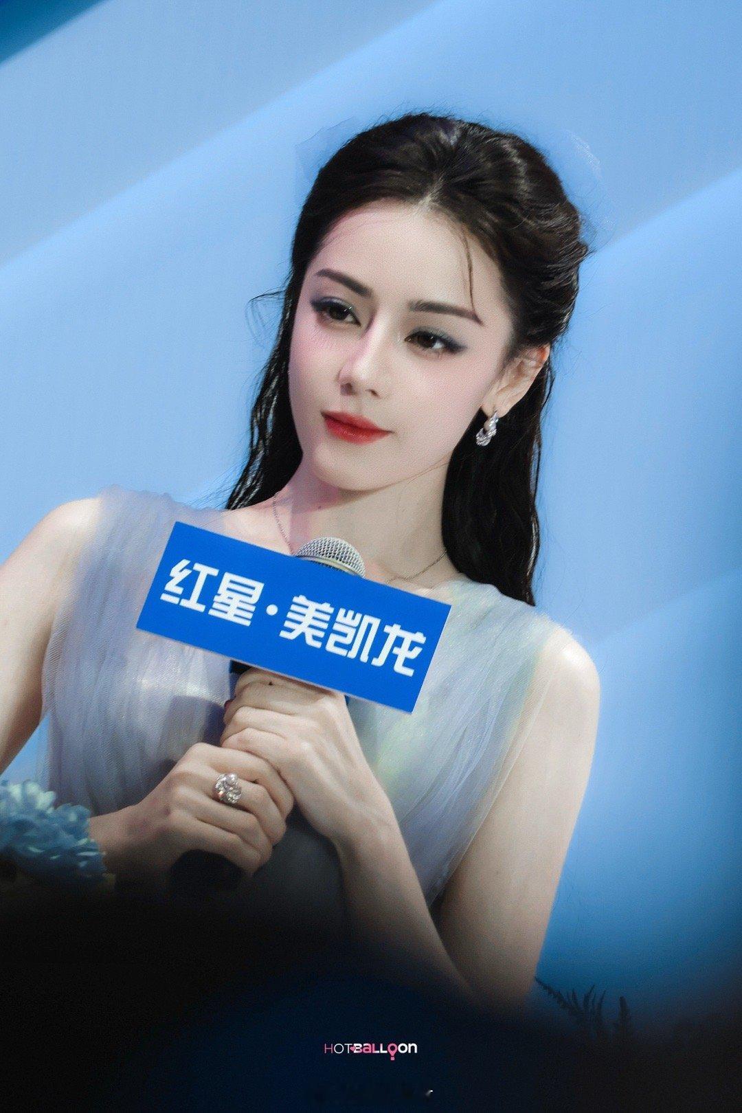 迪丽热巴[锦鲤附体][舔屏][舔屏][舔屏][舔屏][舔屏][舔屏][舔屏][舔