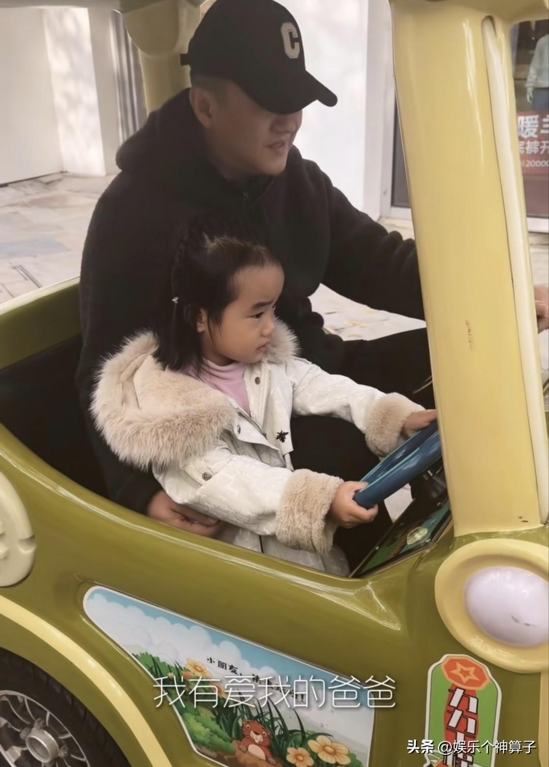 李亚鹏海哈金喜离婚后罕见合体，一起为女儿庆祝四岁生日！
3月12日，海哈金喜在社