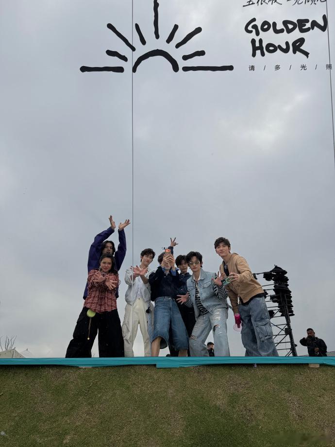 井胧风华合伙人收官纪念短片上线井胧告别风华合伙人不说再见井胧把整季的温暖打包进八