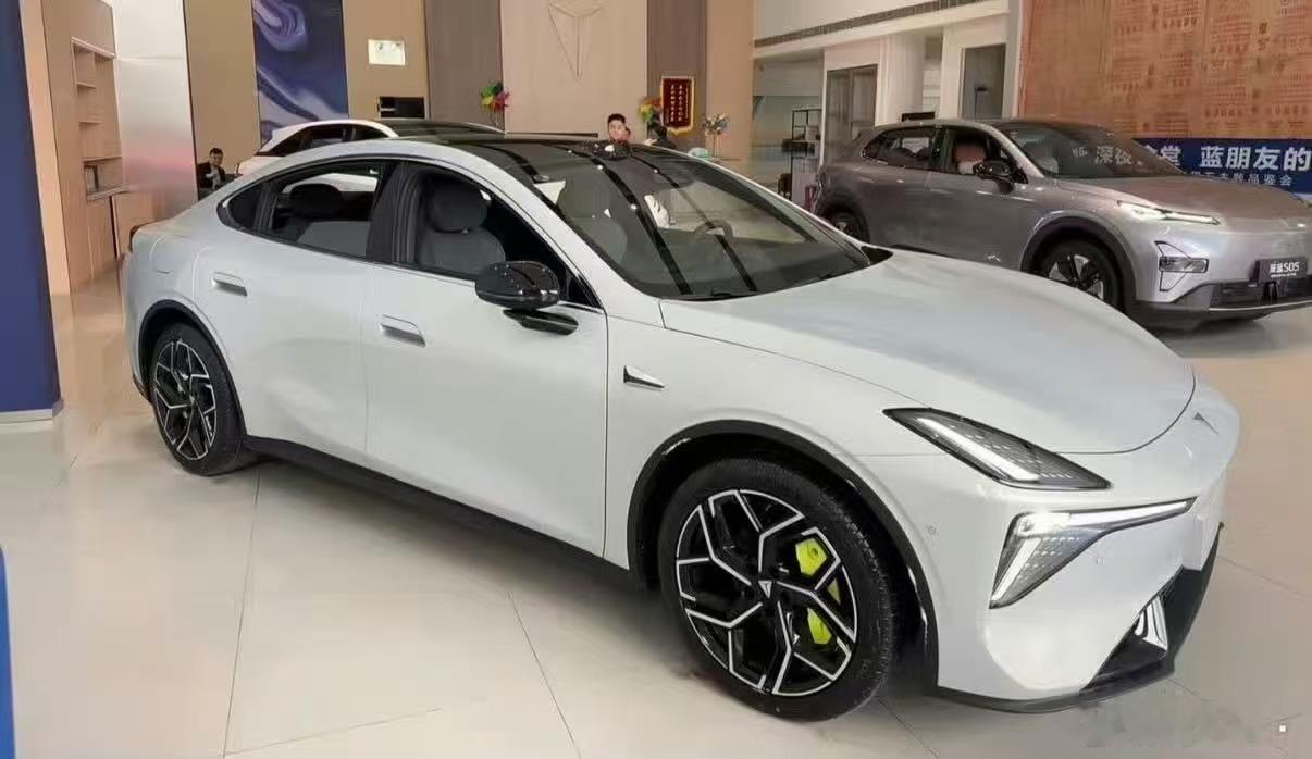 国民好车2.0在北京正式发布姜海荣跨界喊话打响第一枪北京迎来全新出行力作正式亮相