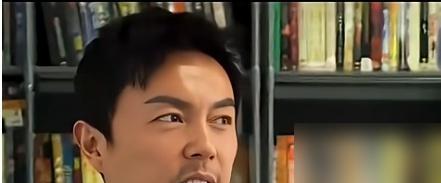 谢苗被问到功夫比李连杰差在哪。
他先答，他会的我都会。
然后补了一句，他的眼神，