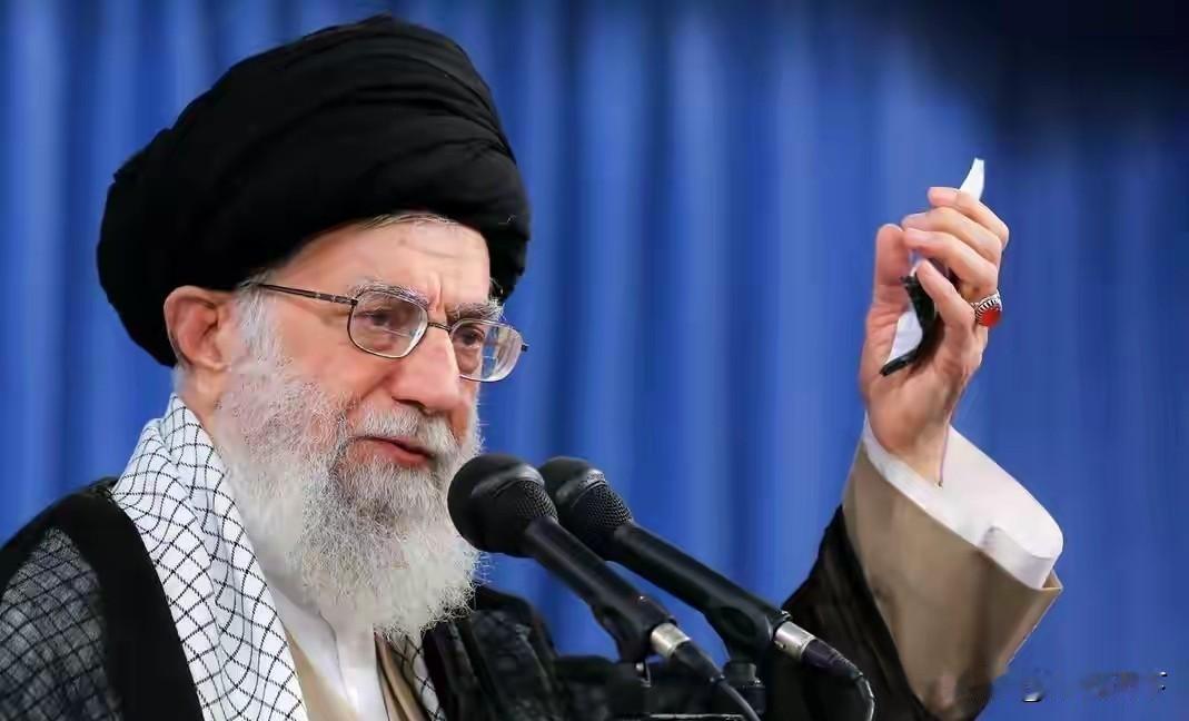 目前哈梅内伊处境比马杜罗更危险，马杜罗尚有俄古保镖贴身保护，哈梅内伊只能靠自己，