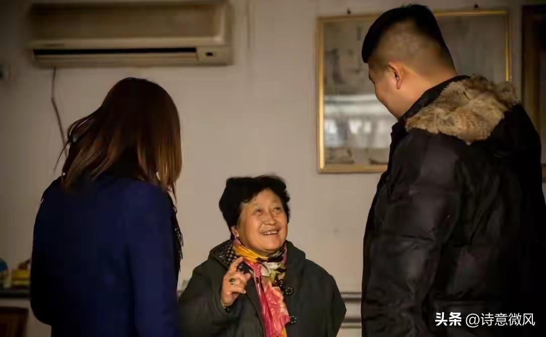 “新型啃老”大肆蔓延，65岁阿姨哭诉：儿子的陪伴式养老是场噩梦
 
今年65岁的