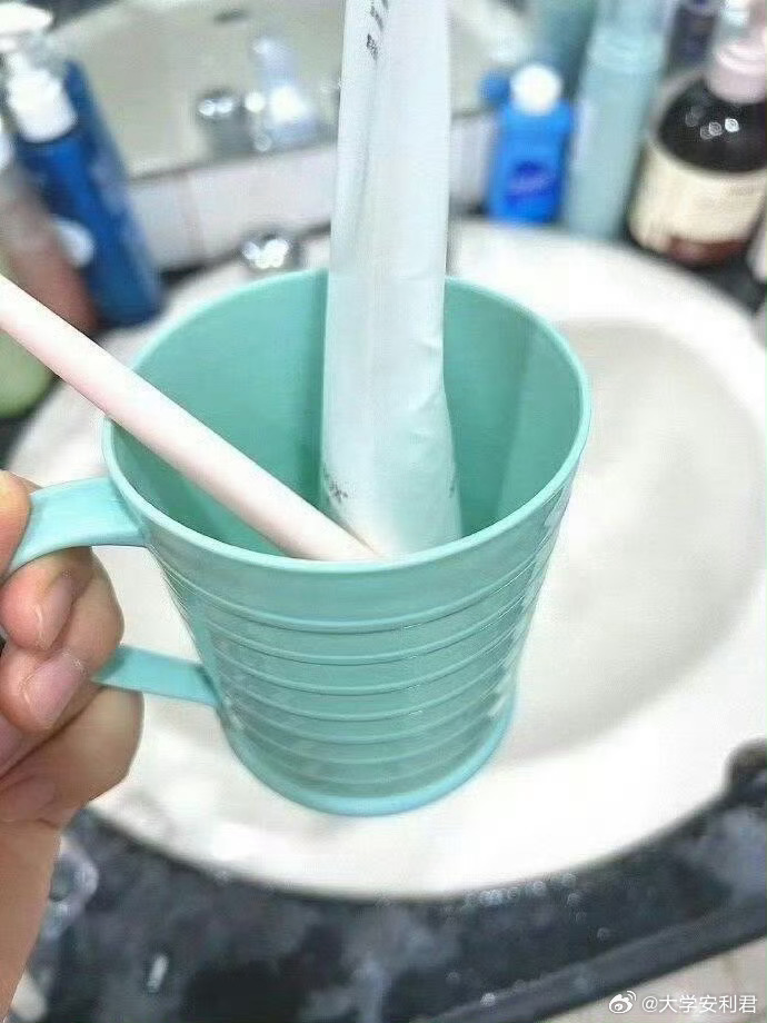 就因为一个牙杯 寝室所有人都孤立我... 校园共创计划