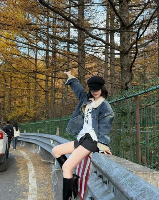 进山赏秋～建议返穿鸡窝子哦～不堵车
终于迎来了秦岭最美的季节 随手一拍都是大片 