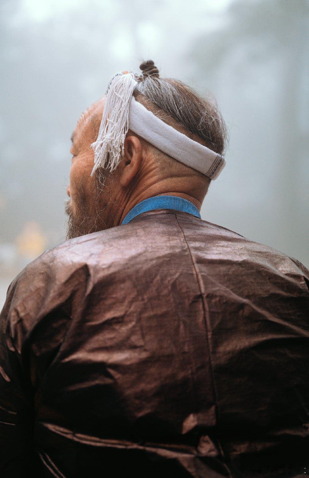 在贵州玩出新花样  如果在岜沙苗寨，一个男人活到了六十岁，却始终没有举行过成人礼