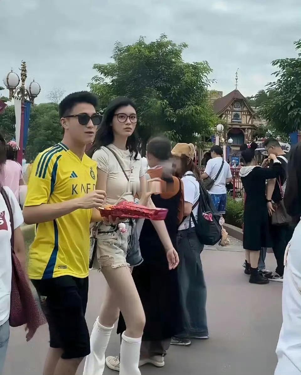 为什么同身高下女生腿更显修长？ ​ ​​​