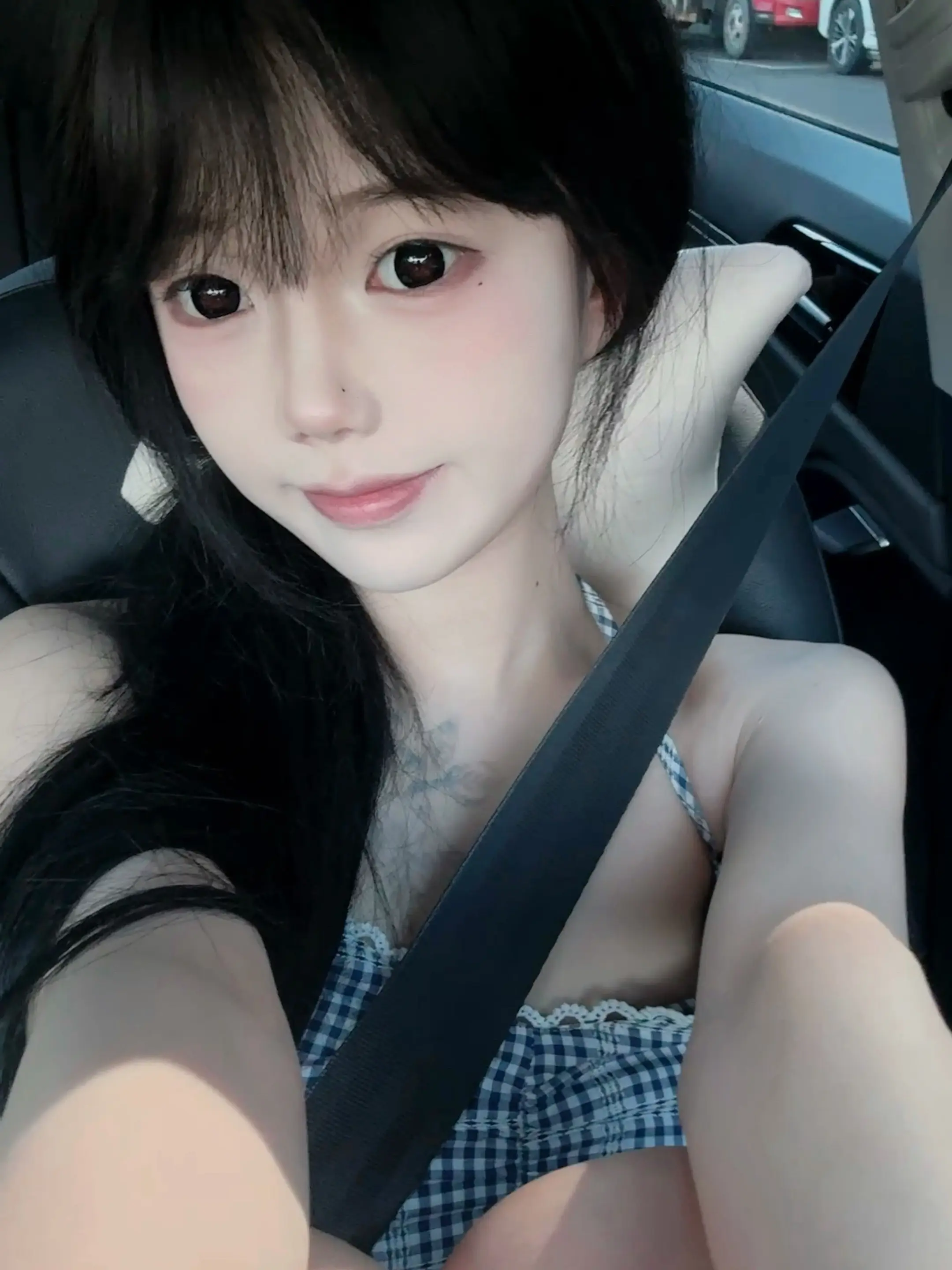 唉 我只想当一个种睫毛做美甲 每天都漂漂亮亮的然后又有漂亮衣服穿 去很...