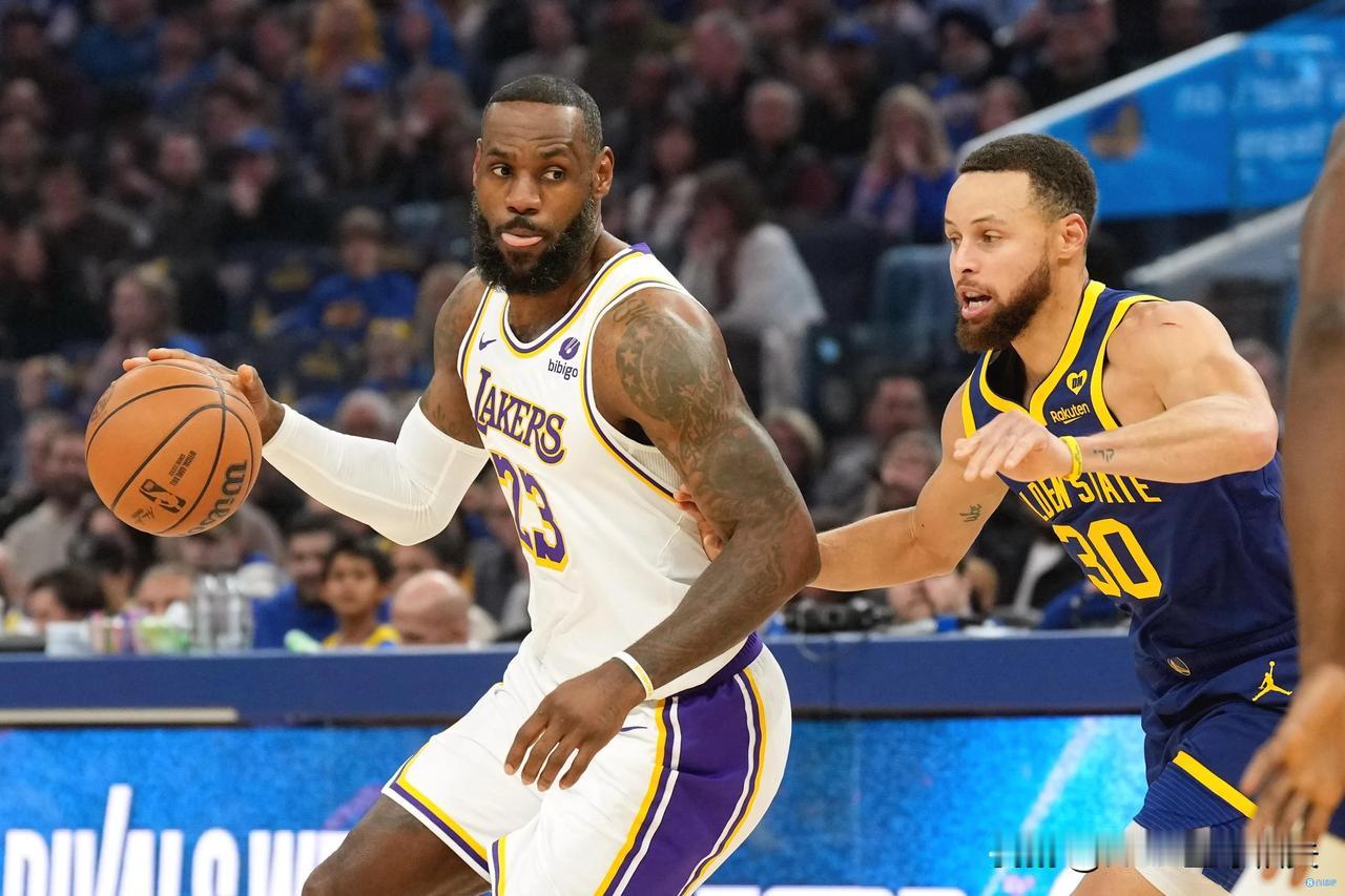 NBA赛场数据：詹姆斯虽然输掉了跟勇士的比赛，原因是多方面的，浓眉的意外受伤离场
