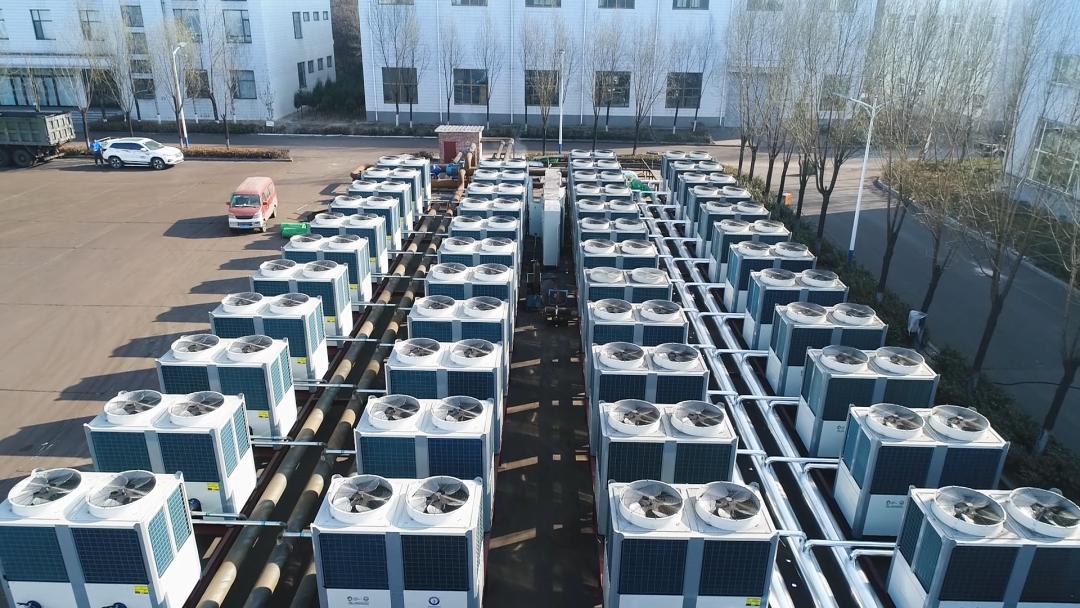 煤矿供暖不烧煤靠谱吗？山西 14 万㎡矿区用上空气能供暖
 
提到煤矿供暖，很多