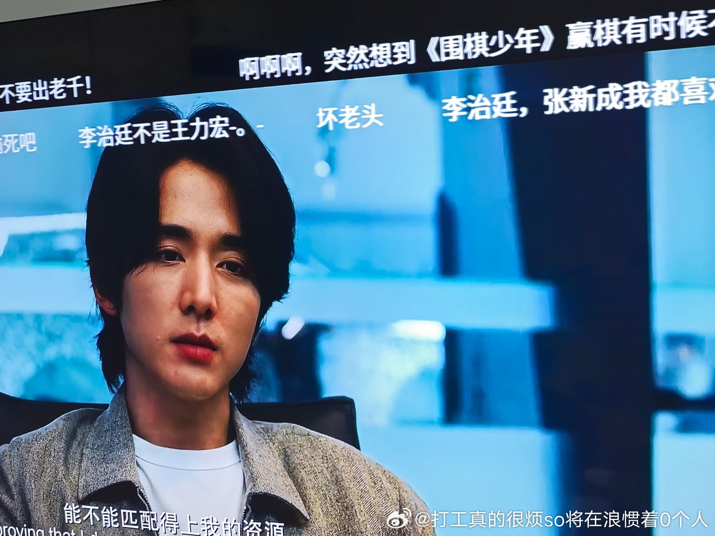 像金晨这种演剧被说的电影里都挺自然挺美的只有新城电影也这么z容脸 幸好男的再z容