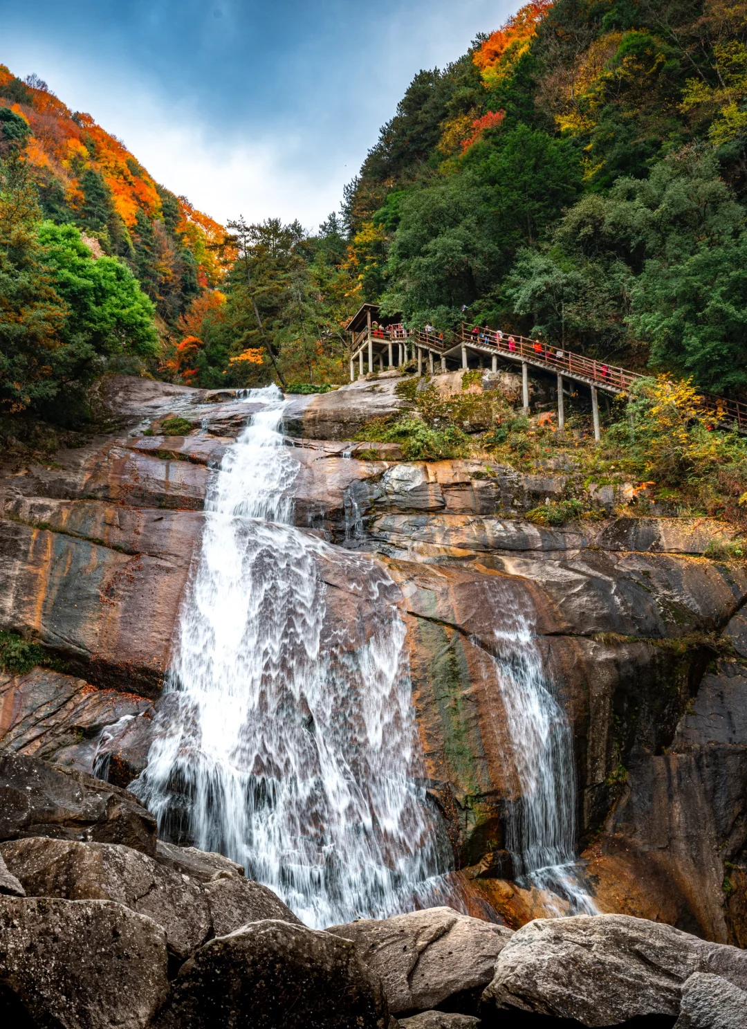 秋天来光雾山，邂逅满山红叶