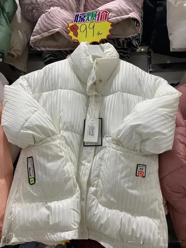 山姆499元羽绒服充绒400克卖爆 山姆这款499元充绒400克的羽绒服最近可太