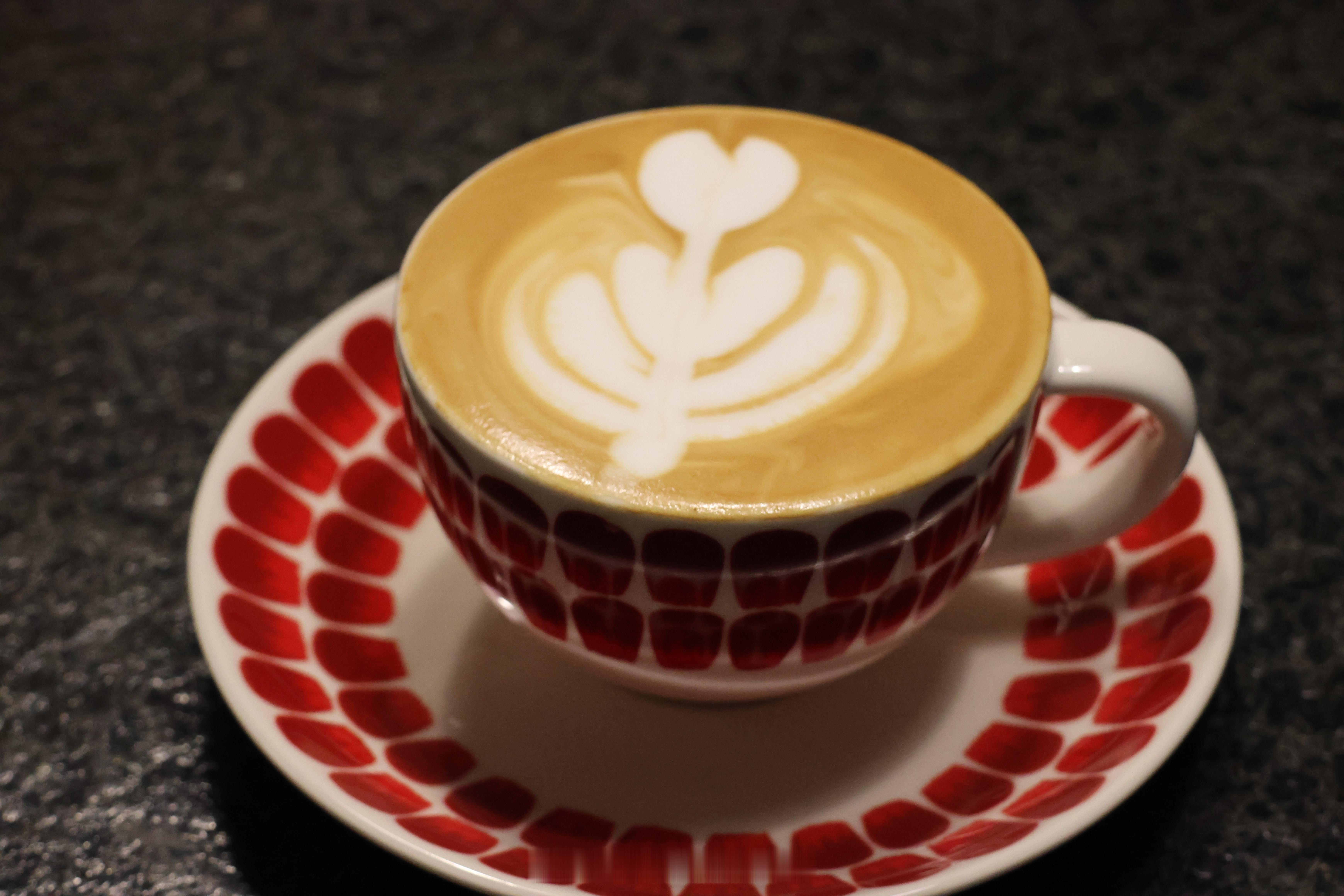 今天定存到期，收益4875，嘿嘿，继续存，还好还可以是1.75%。买个挂脖支架拍