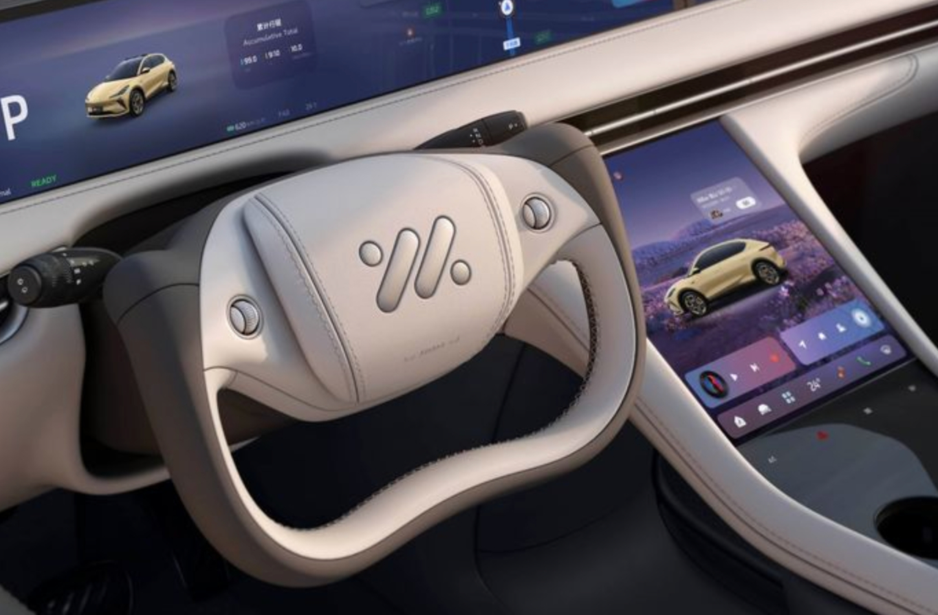 半幅式方向盘或将被禁止 之前我们还实际深度体验并制作过这类方向盘的使用方法；不过