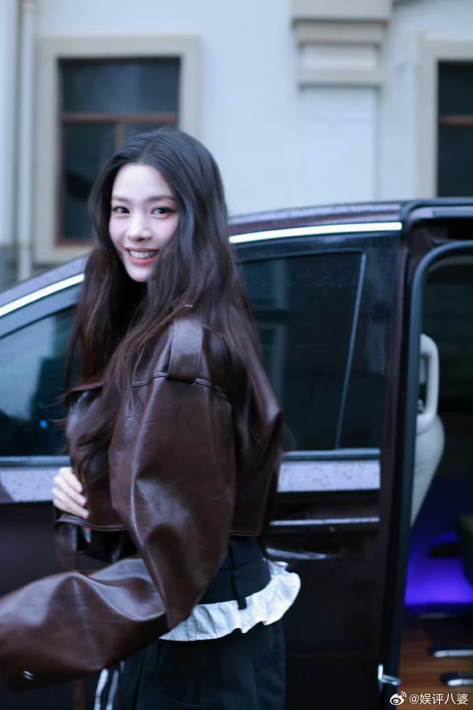 娱乐圈还有我不认识的人谁懂啊!张艺直接把韩系氛围感焊在脸上，乘风2026舞台上女