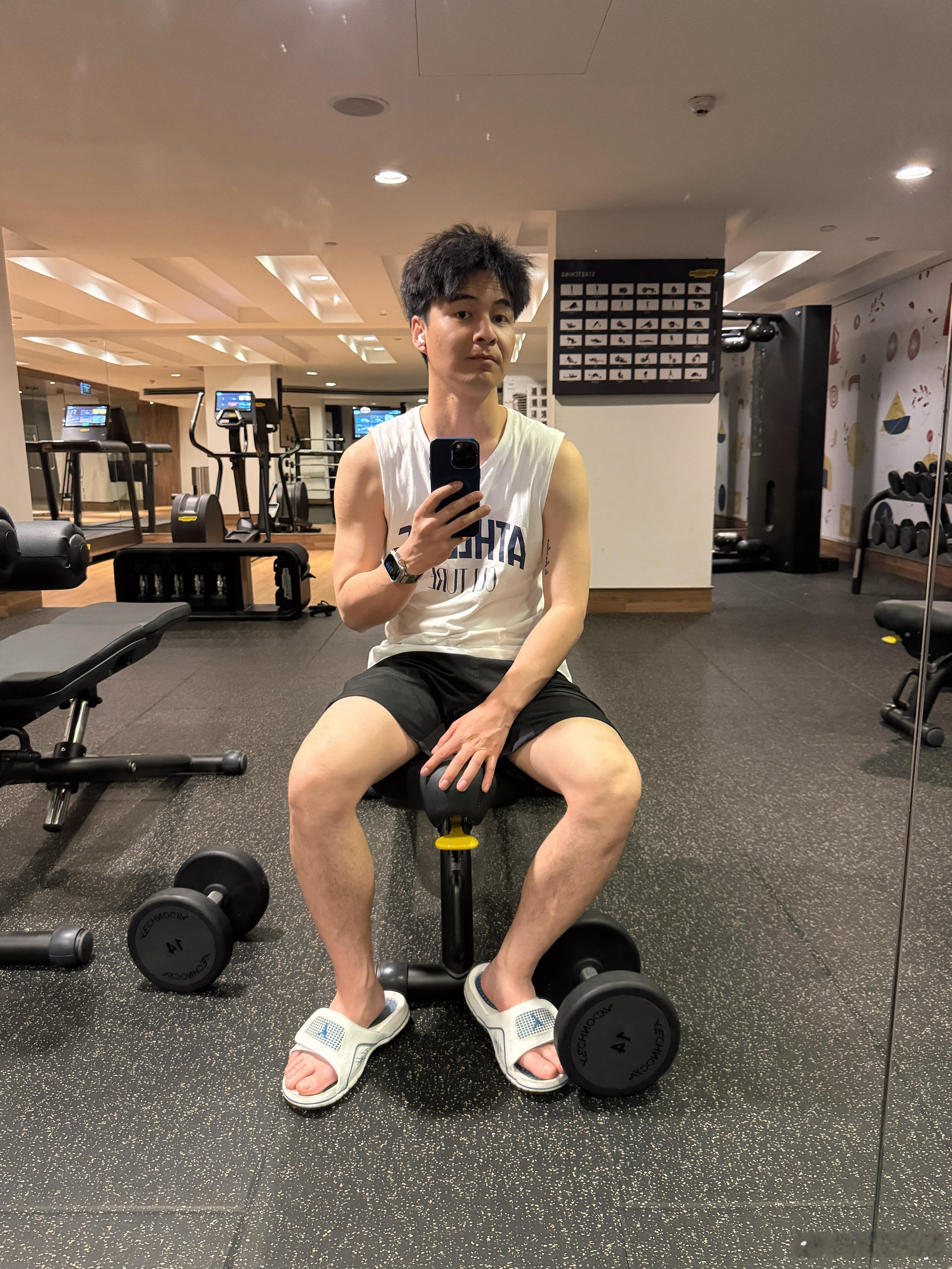 拍了图打了卡就等于练了！本来就没几块肌肉，3 5天没练心里都没底 泰国·清莱艾美