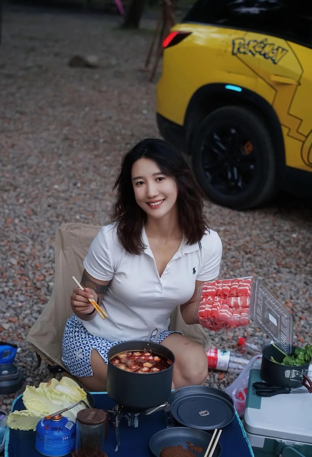 最近健身完 去露营吃火锅了
运动 运动女孩 健身 美照 露营 吃火锅 火锅