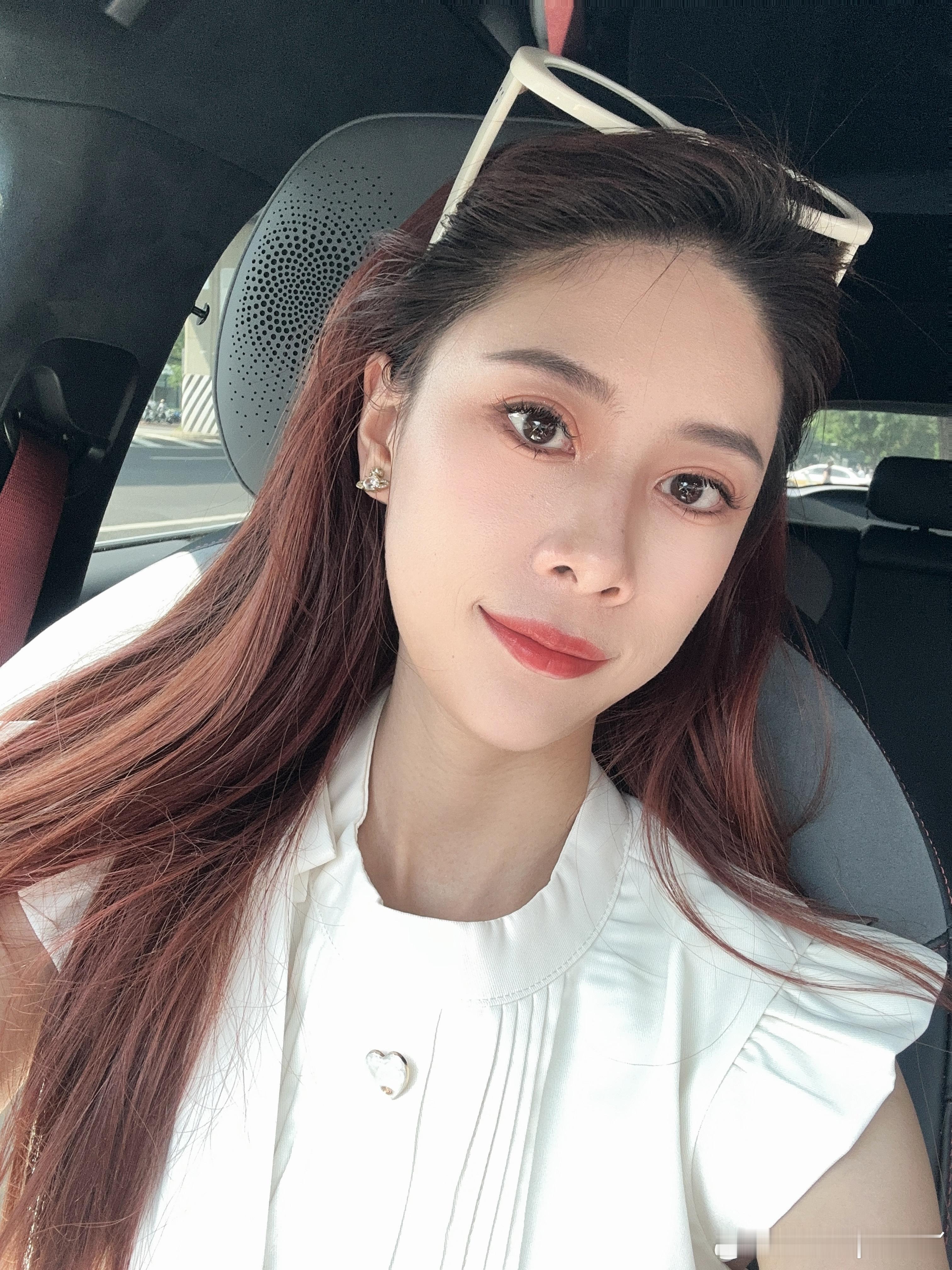 一早晨就已经30度了，不敢想中午得啥样子。[苦涩][苦涩][苦涩]昨天在山里拍摄