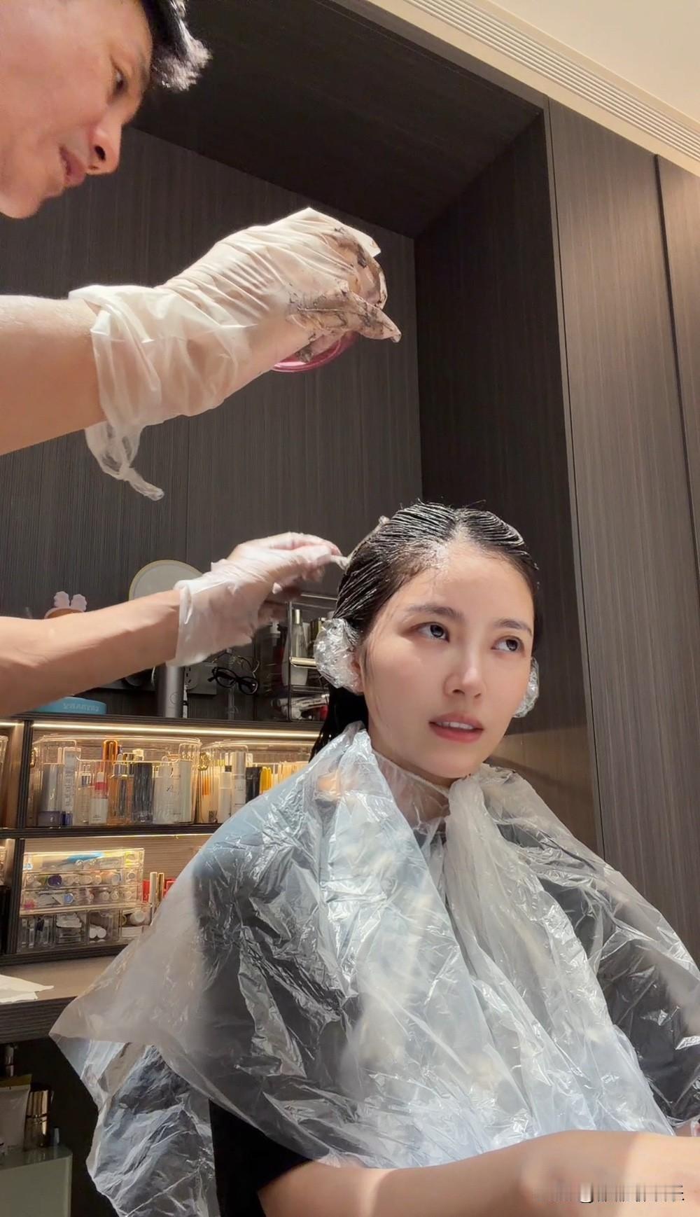 杜淳老婆王灿兮高调发文：我就是想秀恩爱。


10月15日，王灿兮在社交平台发布