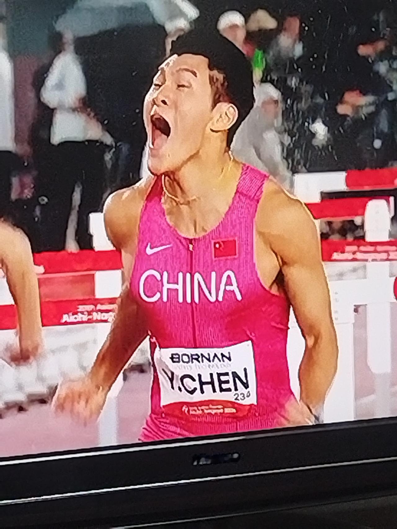 中国小将陈圆将以13秒15勇夺亚运会男子110米栏金牌。
今晚上这场比赛，陈圆将
