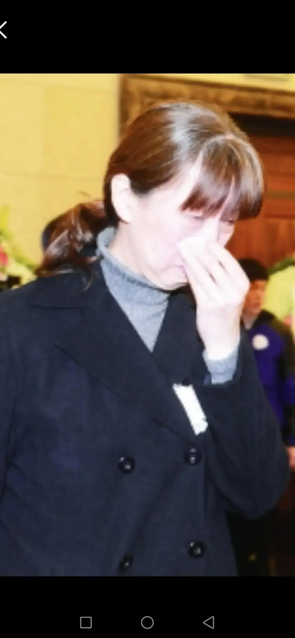 [[捂脸]朱婷回归女排，张常宁在阵容中的位置很尴尬[捂脸]]
     赖亚文和